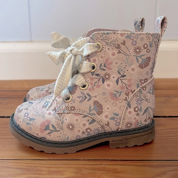 CAT & JACK EUC Girls Famous Popular Light Pink Floral Boots - Picture 1 of 2